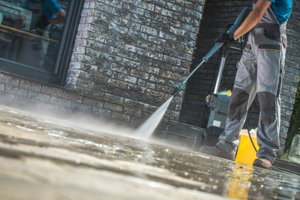 Best Driveway Pressure Washing  in Collinsville, CT